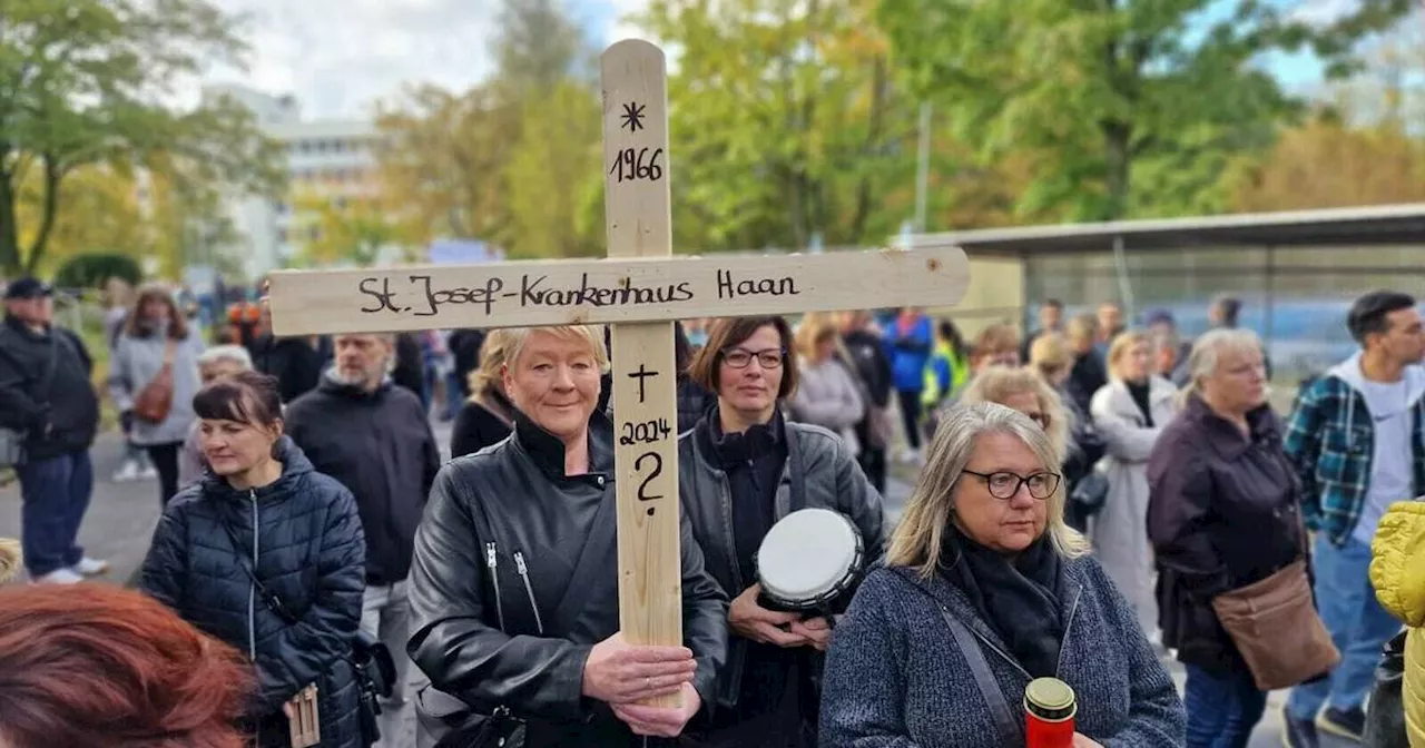 Mehr als 1000 Haaner gehen für ihr Krankenhaus auf die Straße​