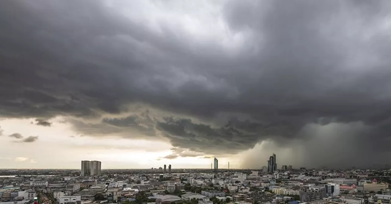 สภาพอากาศวันนี้ กรมอุตุฯ เตือน ฝนถล่ม 44 จังหวัด กทม.ไม่รอด 60% ของพื้นที่