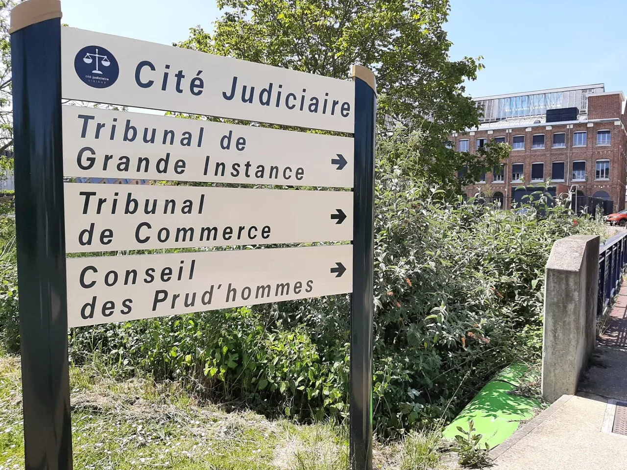 Attouchements sur ses petites-filles près de Lisieux : 3 ans ferme