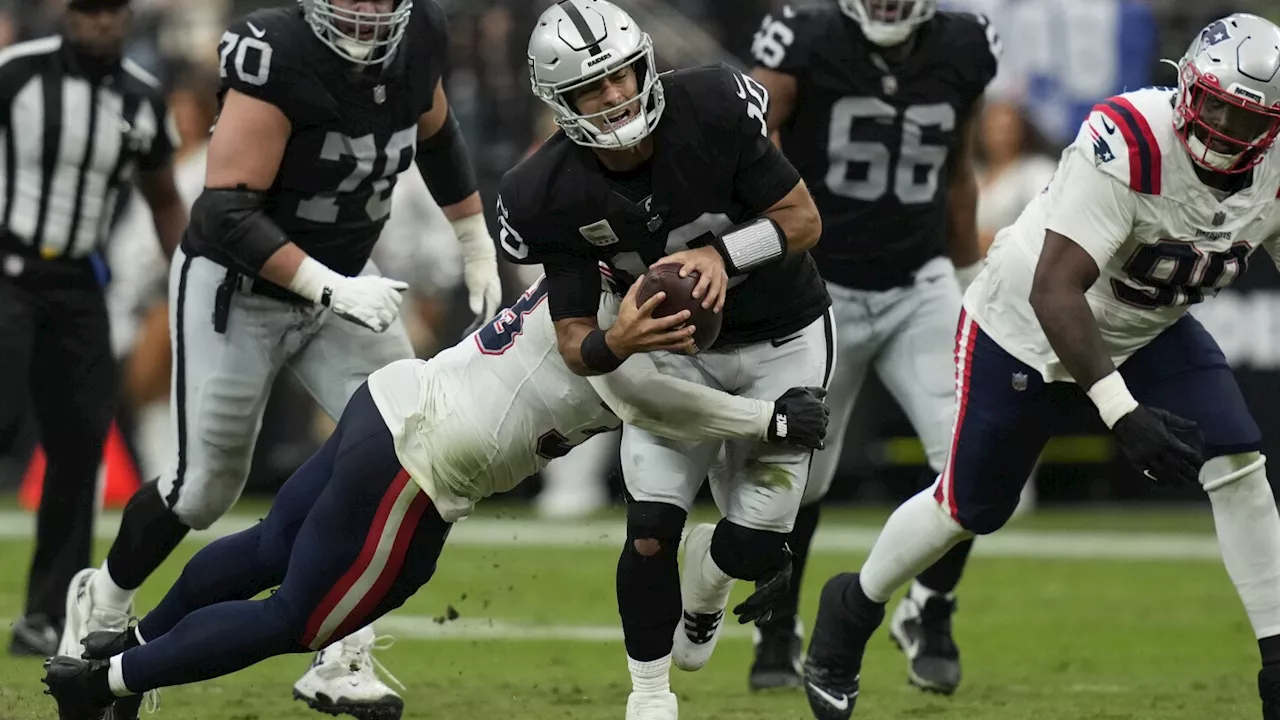 Raiders QB Jimmy Garoppolo leaves with back injury against Patriots, doubtful to return