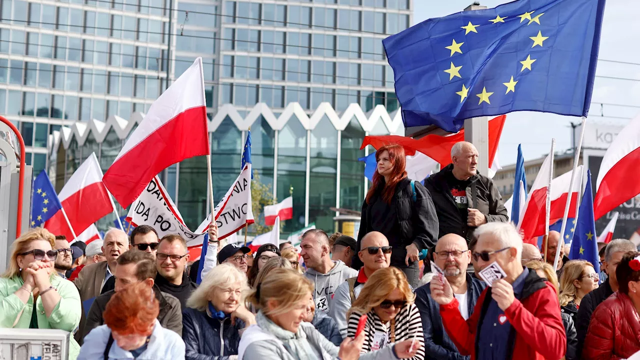 Pologne: l'opposition pro-UE arrive en tête aux législatives