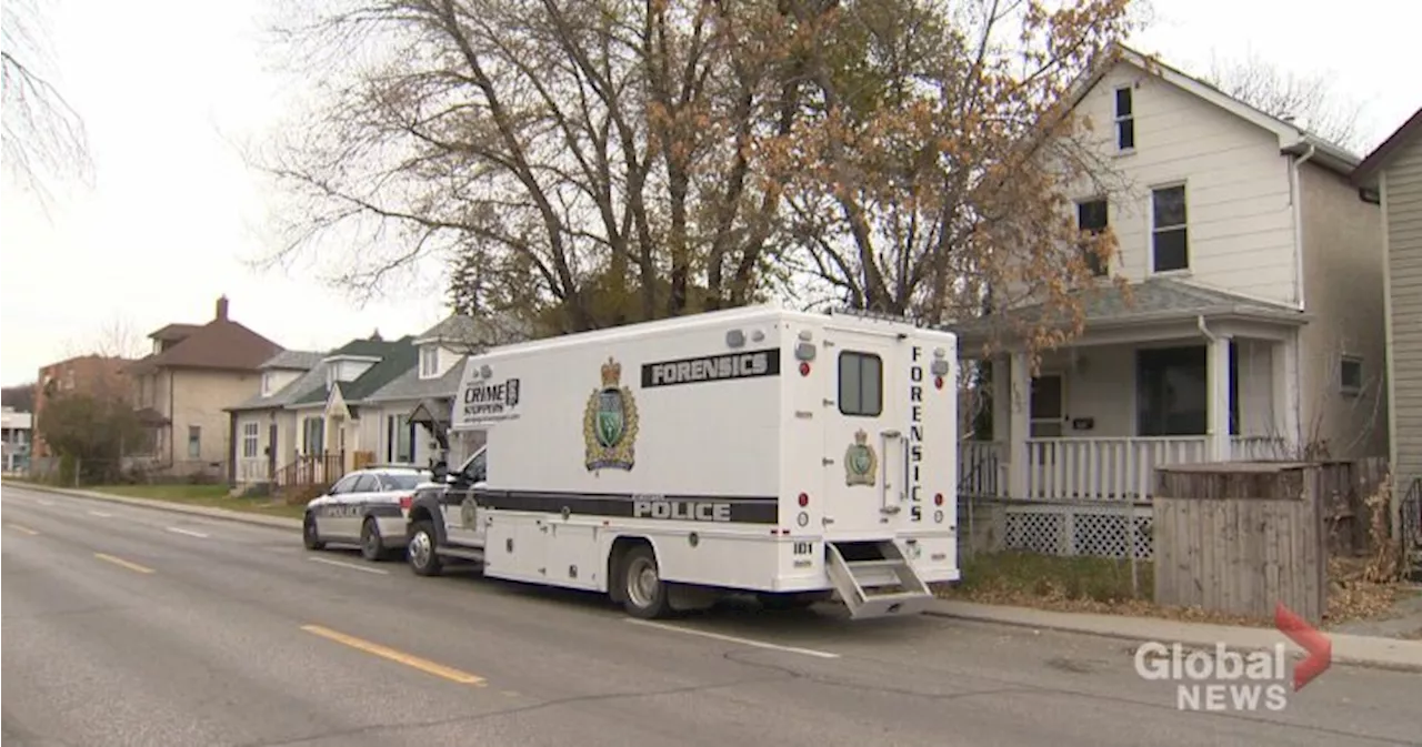 Winnipeg police investigate death of injured man found on sidewalk