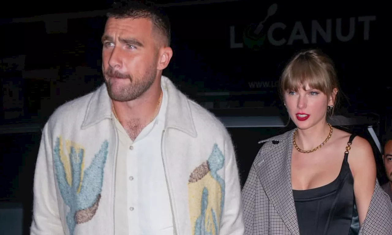 Taylor Swift y Travis Kelce ya no se esconden y pasean juntos de la mano en Nueva York