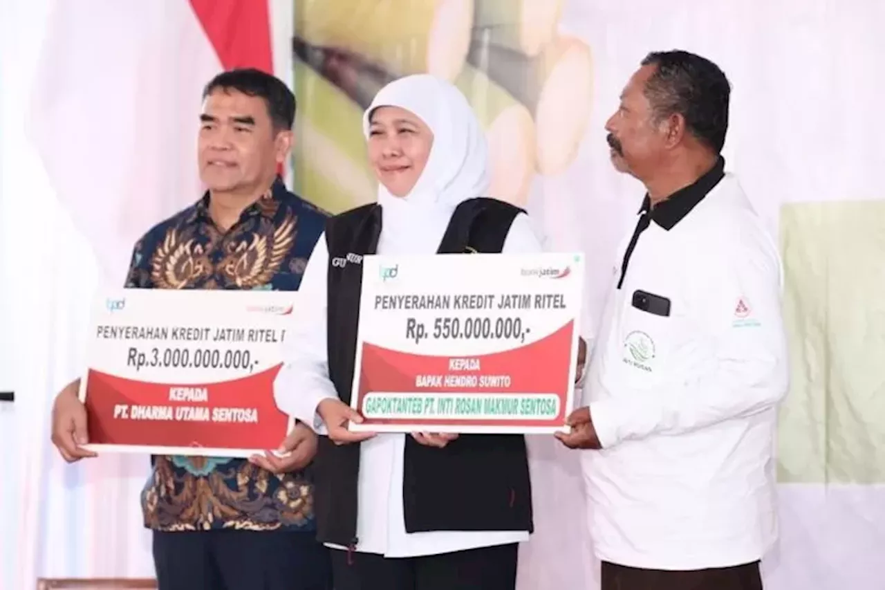 Khofifah Indar Parawansa Salurkan Dukungan Permodalan lewat Realisasi Kredit Bunga Rendah Untuk Petani Tebu