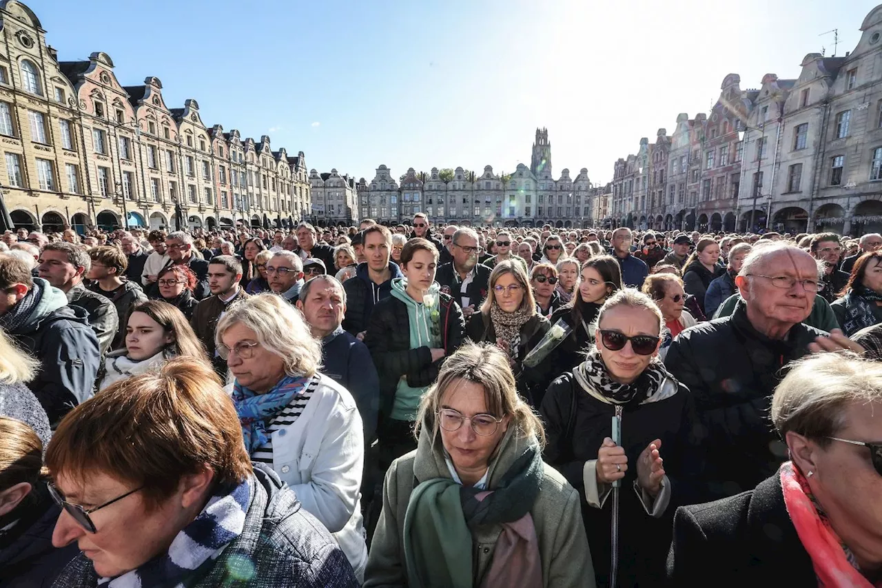 Attentat d'Arras: hommage de la ville à Dominique Bernard deux jours après «le cauchemar»