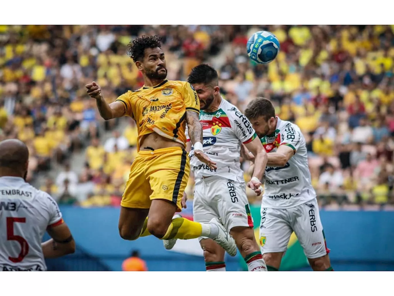 Em jogo marcado por chances perdidas, Amazonas e Brusque empatam no primeiro jogo da final da Série C