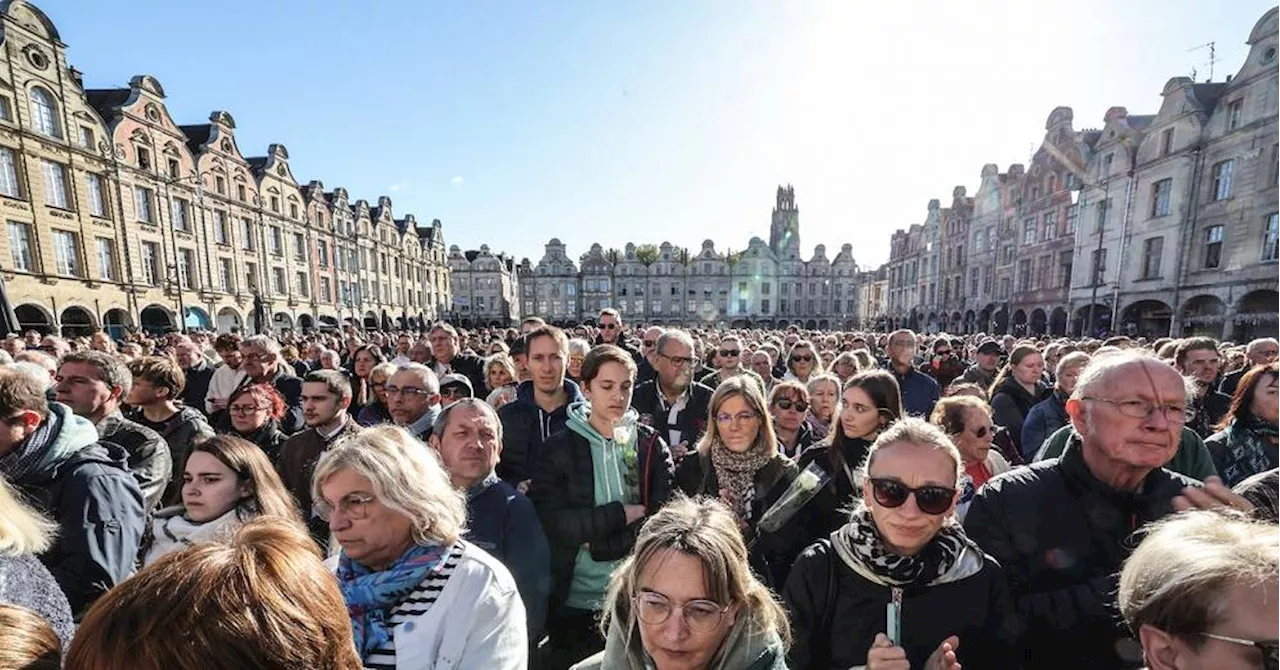 Attentat d'Arras: hommage de la ville à Dominique Bernard deux jours après 'le cauchemar'