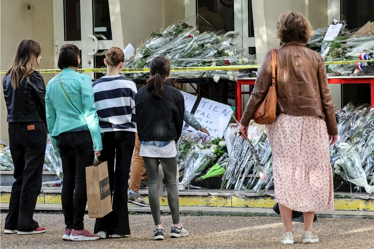 Attentat d'Arras: hommages à Dominique Bernard, le gouvernement affiche sa 'fermeté'