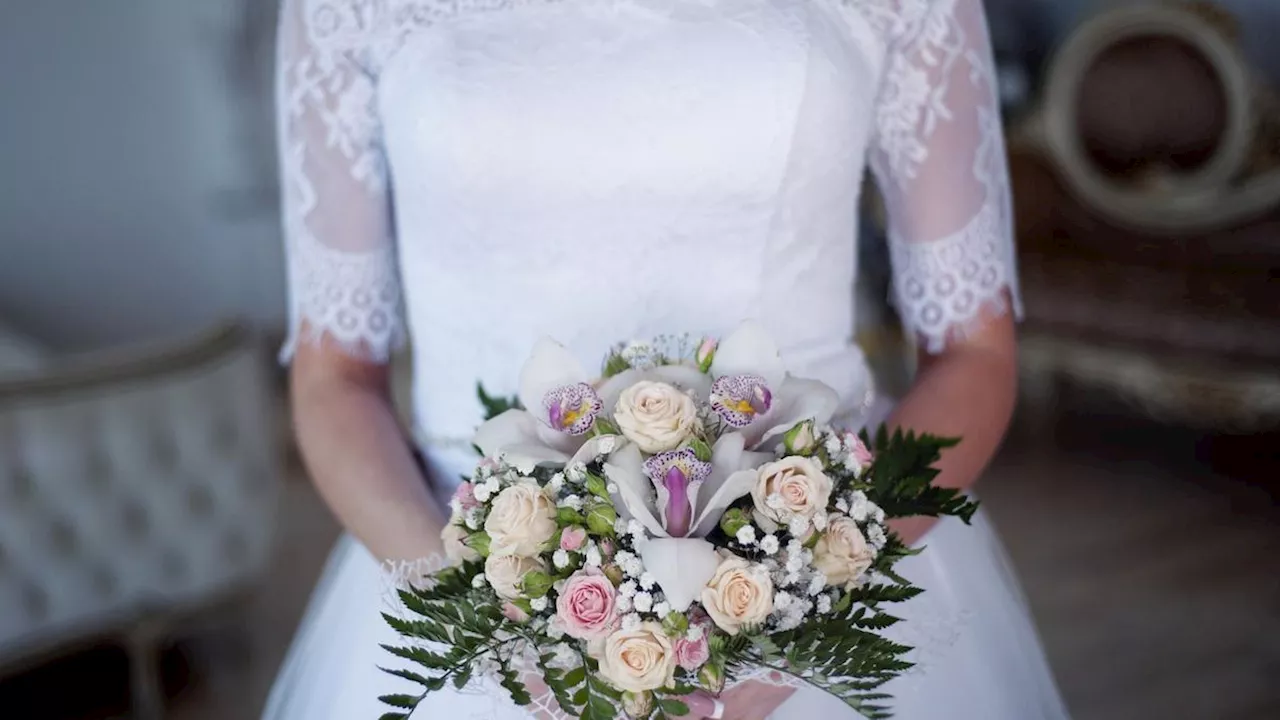 Unik, Perempuan di Inggris Gelar Pesta Pernikahan Tanpa Calon Pengantin Pria