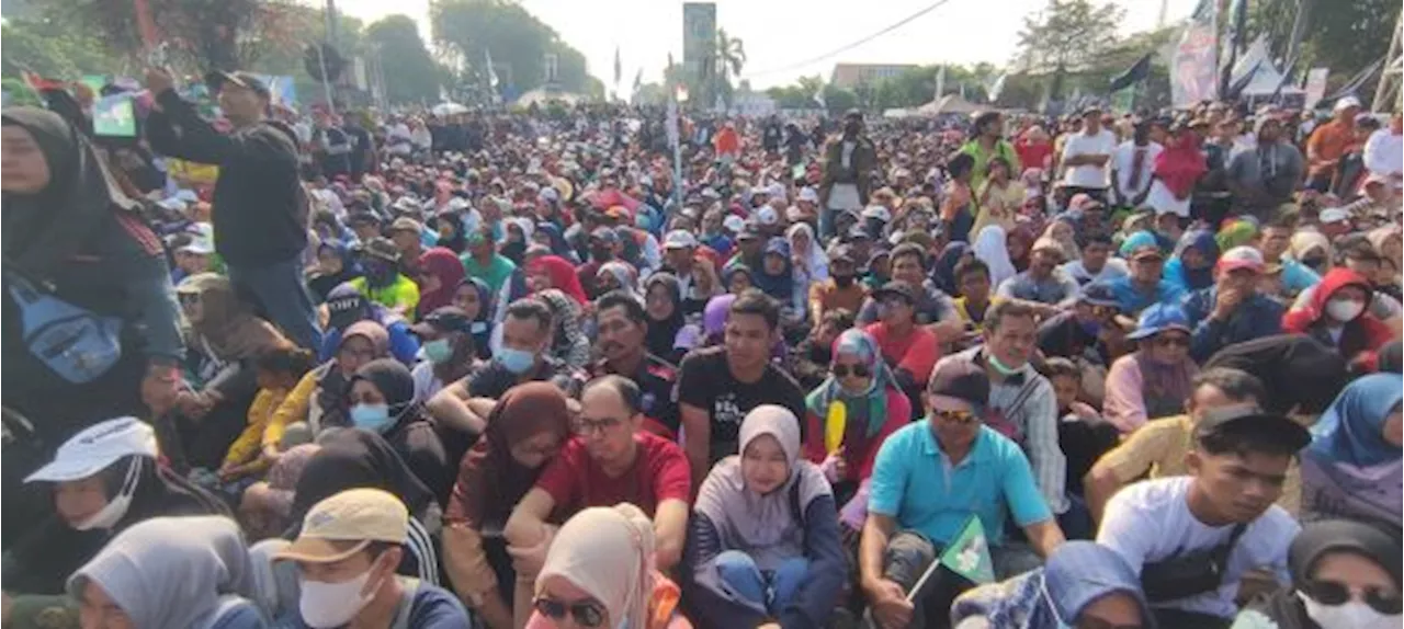 Mlaku Bareng Amin Padati Bundaran Adipura Sidoarjo