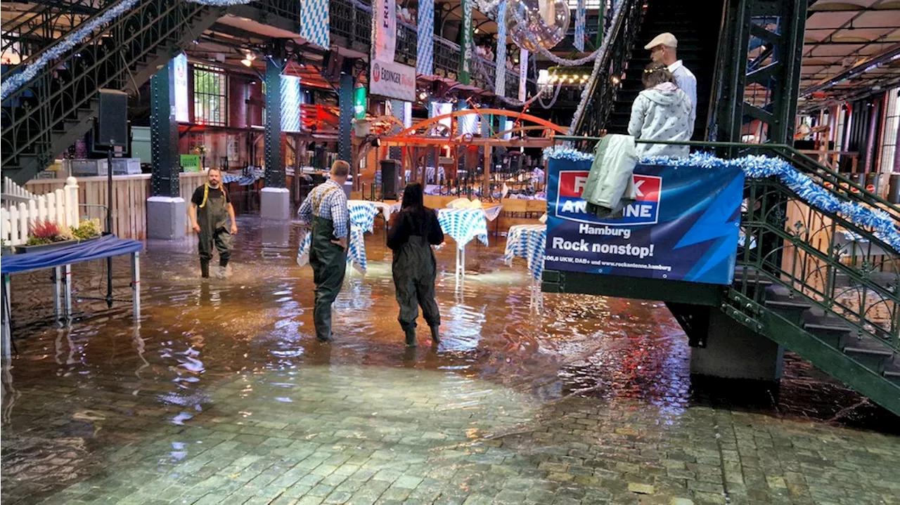 Folgen des Sturms in Hamburg: Teile von St. Pauli unter Wasser