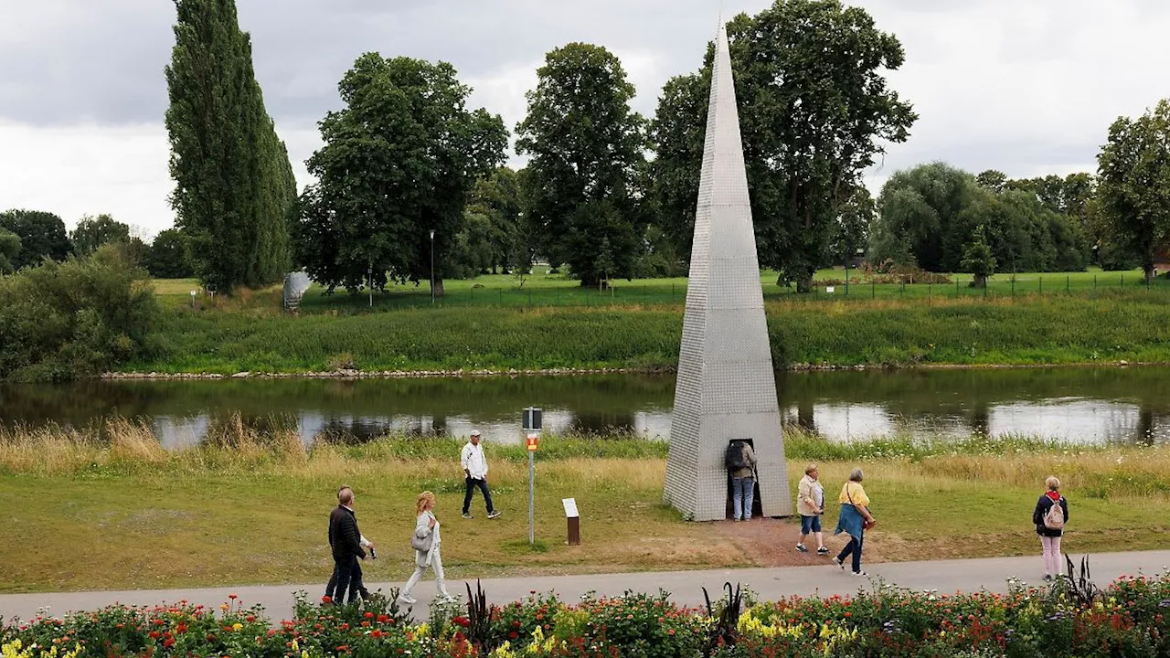 Nordrhein-Westfalen: Spatenübergabe der Landesgartenschau von Höxter an Neuss