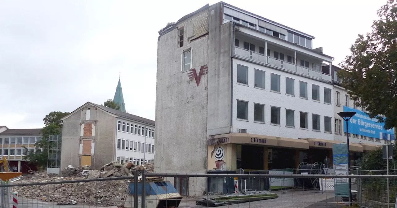 Alte Paderborner Volksbank taucht beim Stadthaus-Abriss aus der Versenkung auf