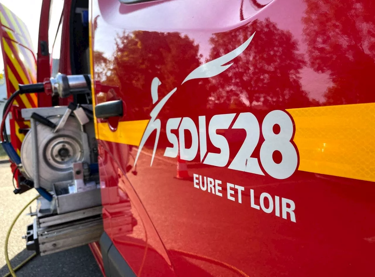 Un camion en feu sur l'autoroute A11 en Eure-et-Loir, quinze pompiers mobilisés