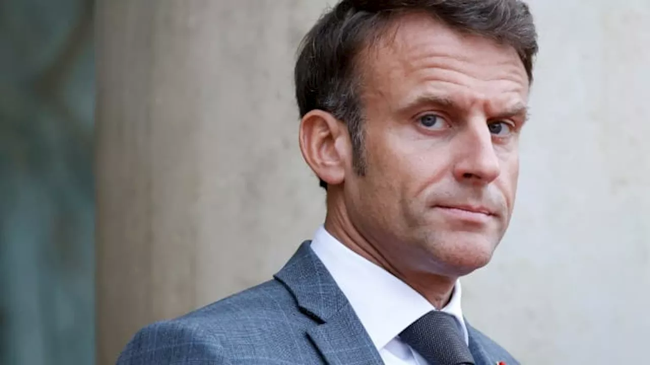 Enseignant tué à Arras: Macron assure que l’école restera un 'rempart contre l'obscurantisme'