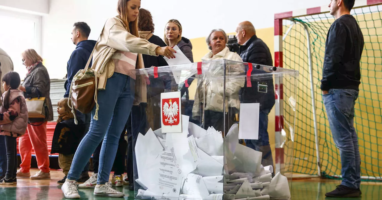 Percée des centristes en Pologne : l’UE doit “saisir sa chance” et se rapprocher de Varsovie
