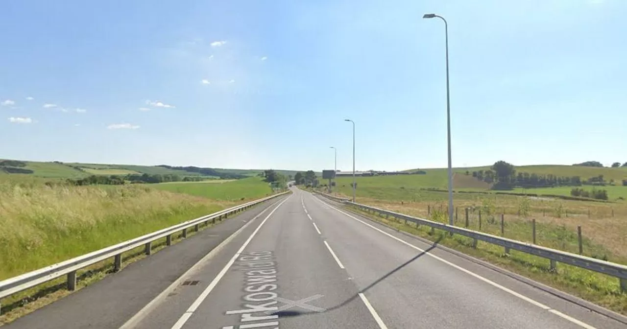 Car narrowly avoids head-on crash on A77 as police hunt 'dangerous drivers'