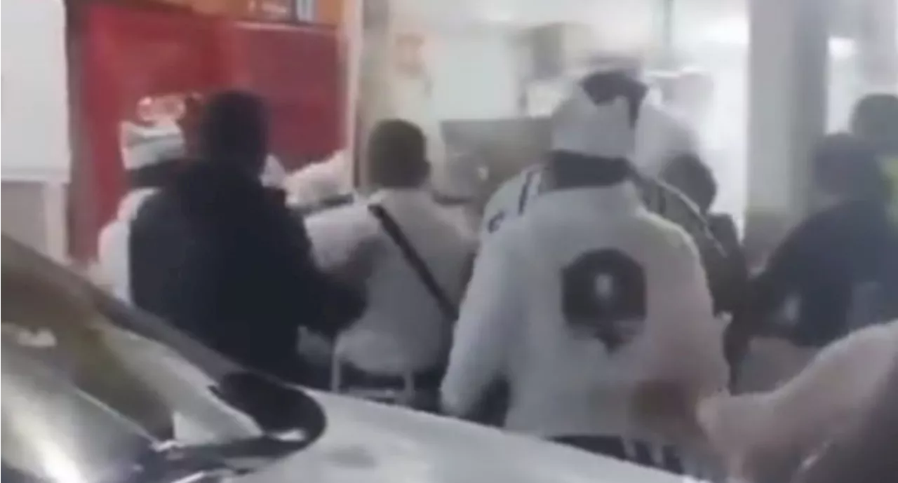 VIDEO: Captan agresión de meseros a comensales en taquería 'El Borrego Viudo' en la Miguel Hidalgo