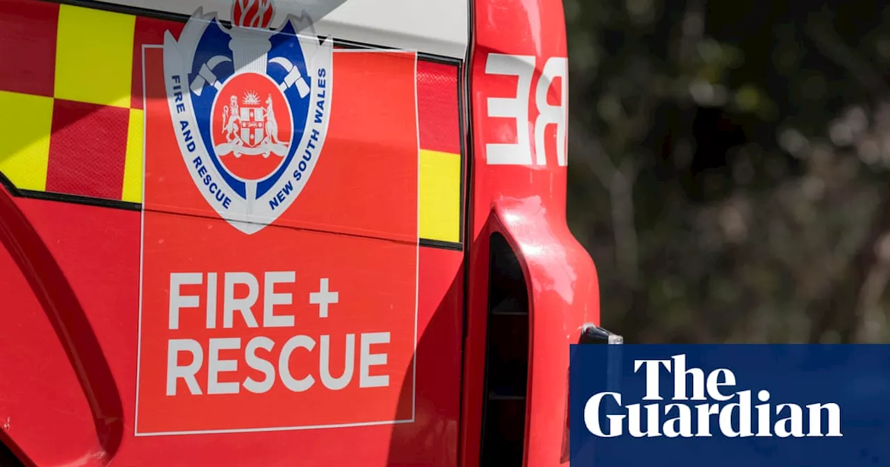 Man dies in bushfire near Kempsey as crews battle almost 80 fires across NSW