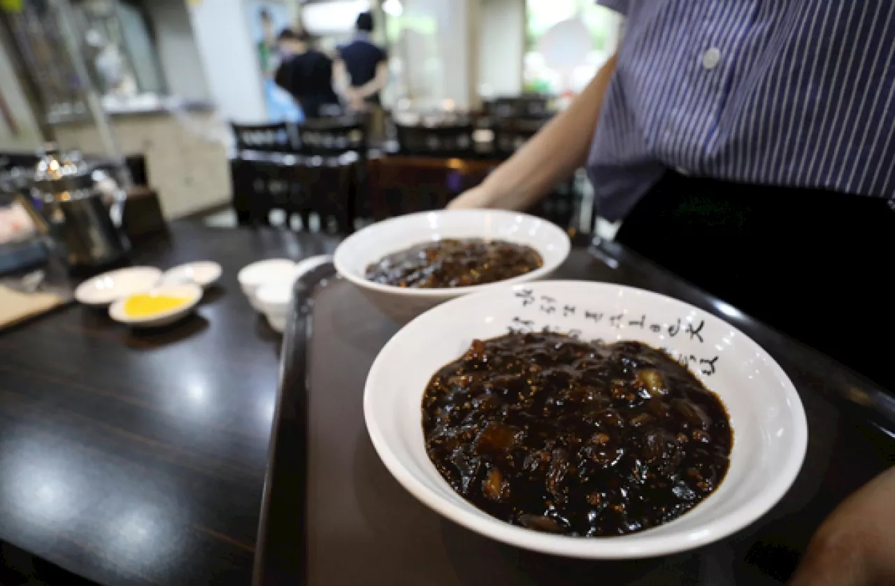 서울 자장면 한 그릇 7000원 넘었다…삼겹살 1인분 2만원 근접