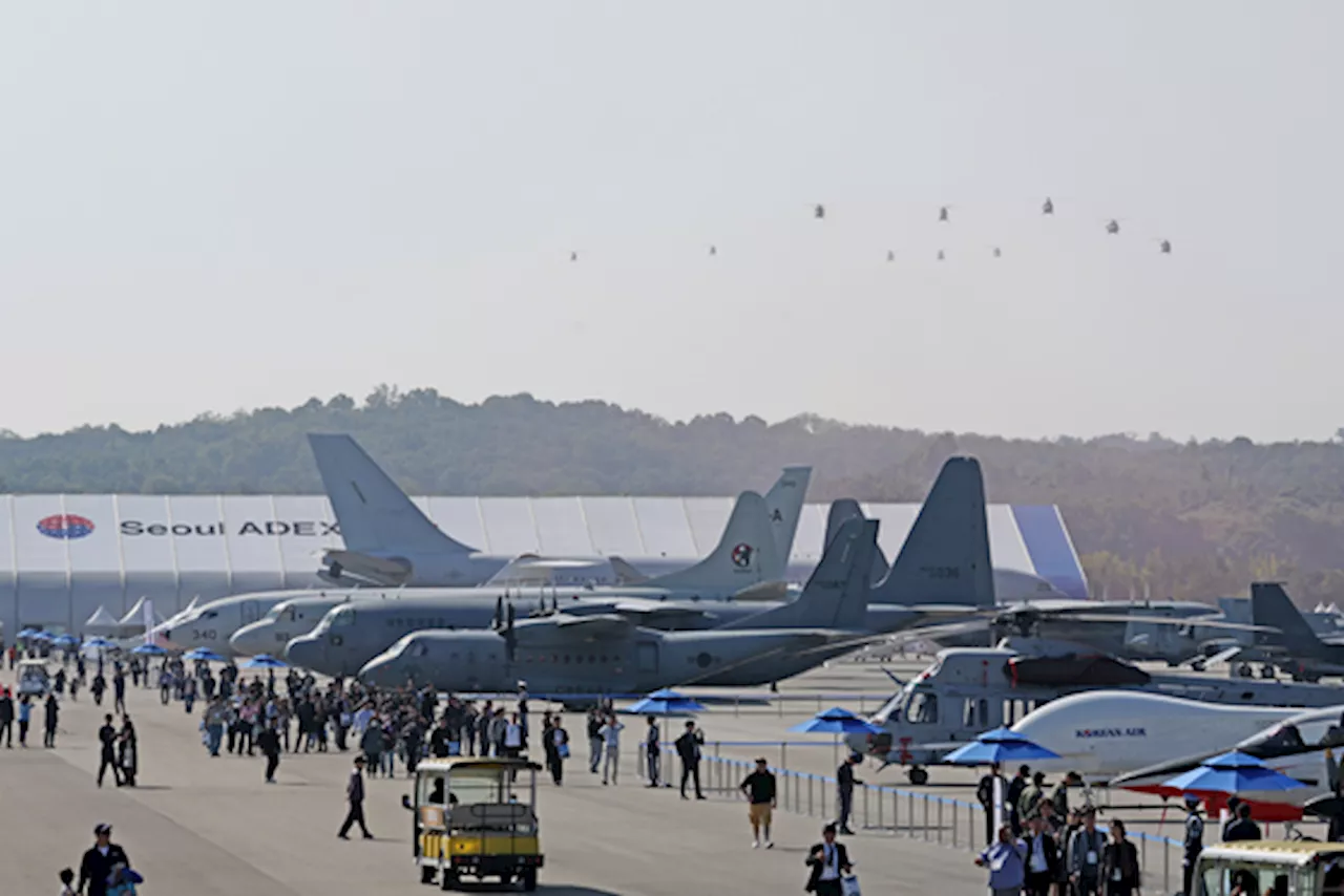 미국 B-52·KF-21 뜬다…국내 최대 항공우주 전시 서울 ADEX 개막