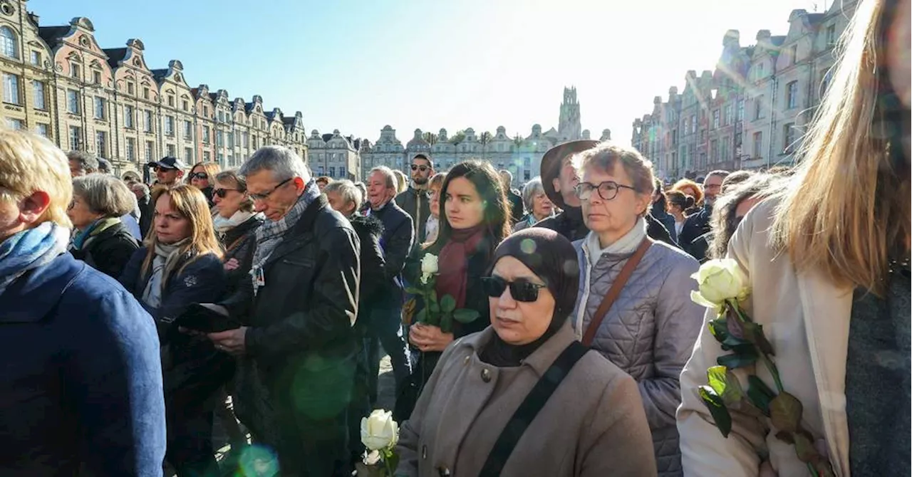 Après le choc, les écoles rendent hommage au professeur tué à Arras