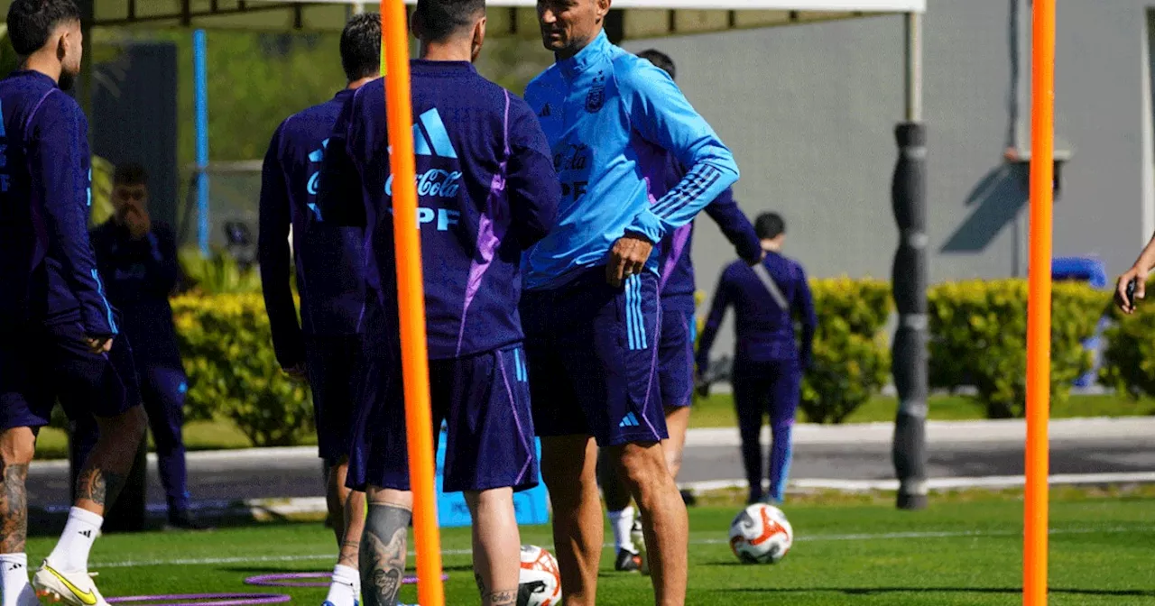 La selección se entrenó antes de partir a Perú y Scaloni adelantó qué pasará con Messi