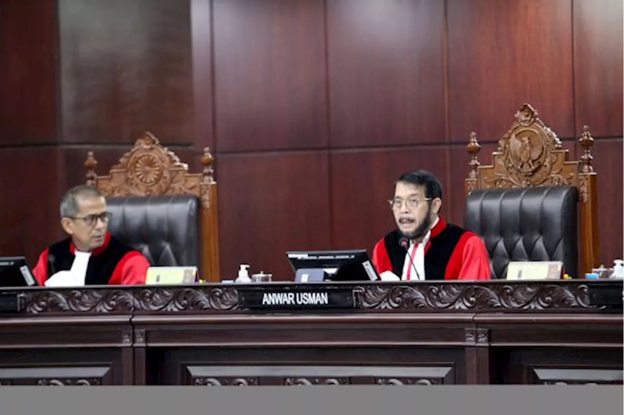 Dua Hakim MK Dissenting Opinion soal Usia Capres-Cawapres