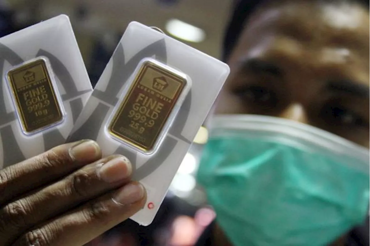 Harga Emas Antam Senin Pagi Turun Rp1.000 per Gram