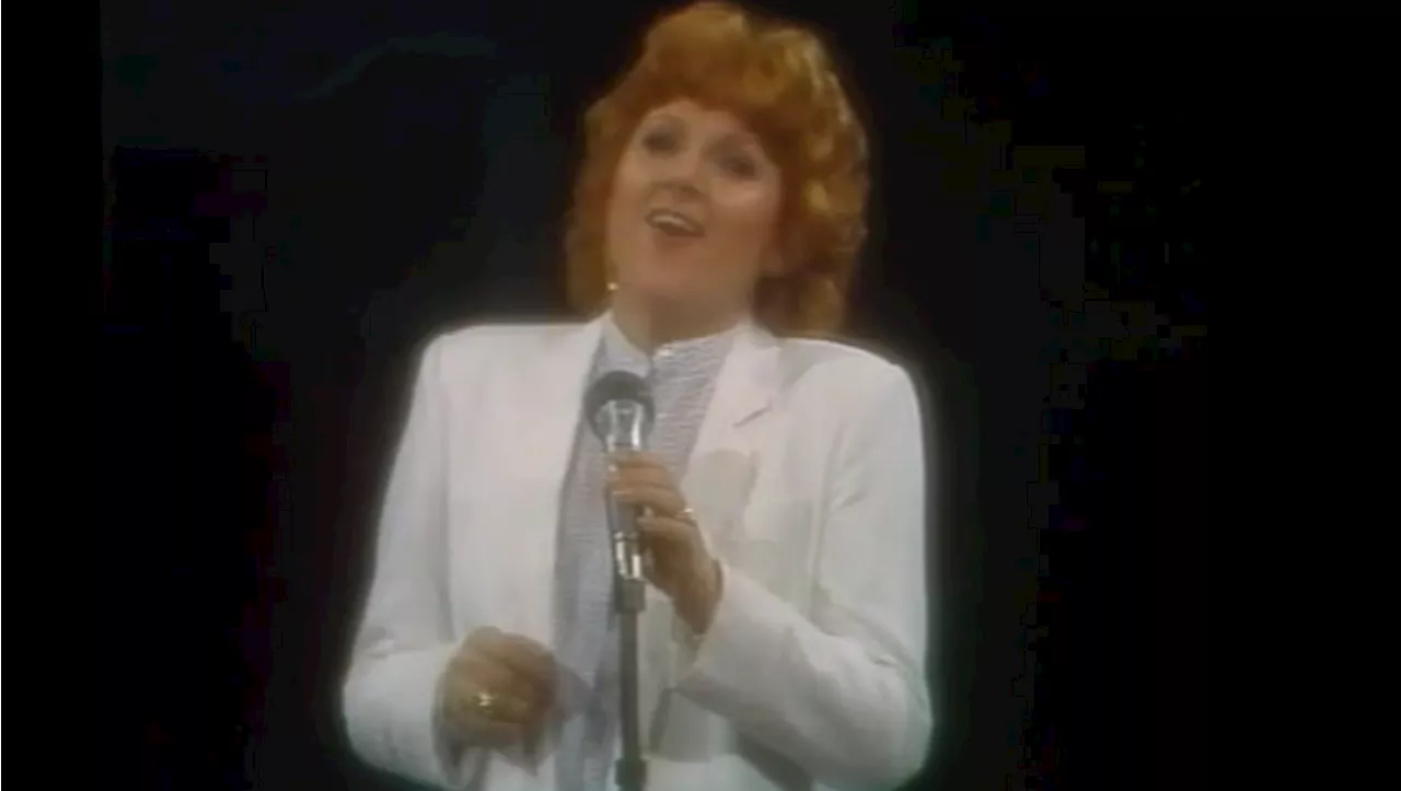 Orietta Berti canta 'La balena' a 'Superclassifica Show' 1981