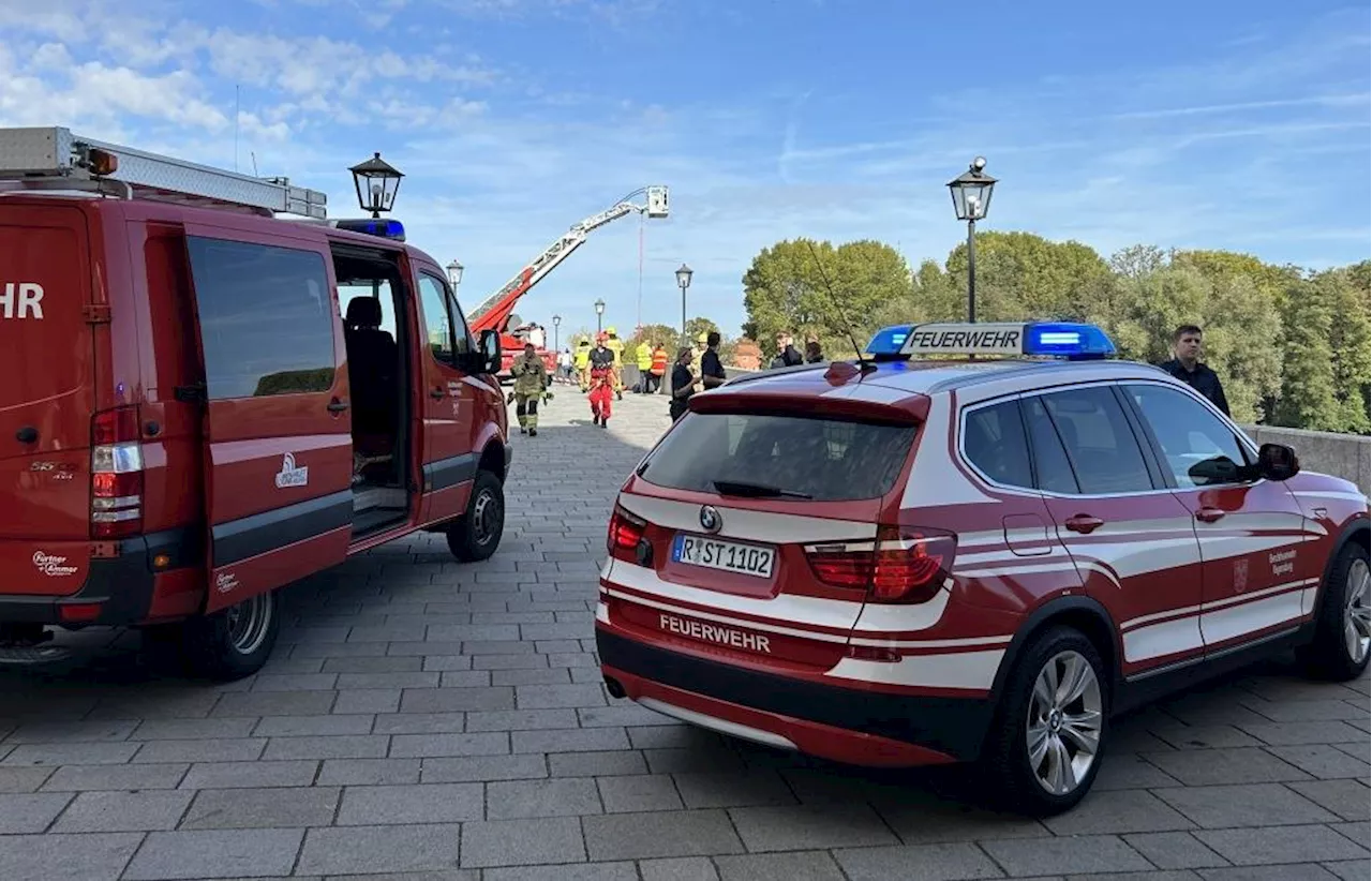 Junger Syrer (20) nach Stoß von Steinerner Brücke in Regensburg nicht in Lebensgefahr