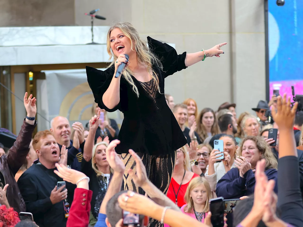 ‘The Kelly Clarkson Show' is premiering from its new NYC studio today