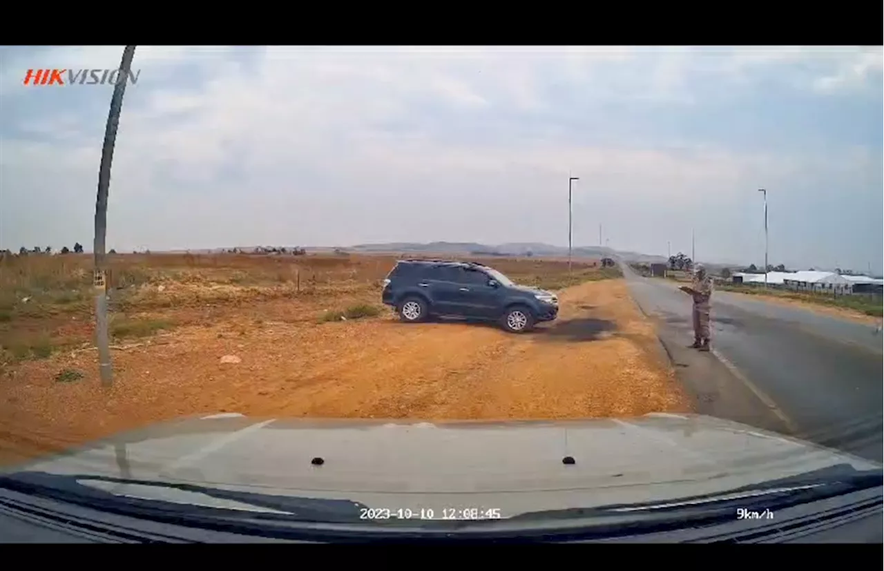 | Viral dashcam video shows 'bogus' traffic officer stopping motorist