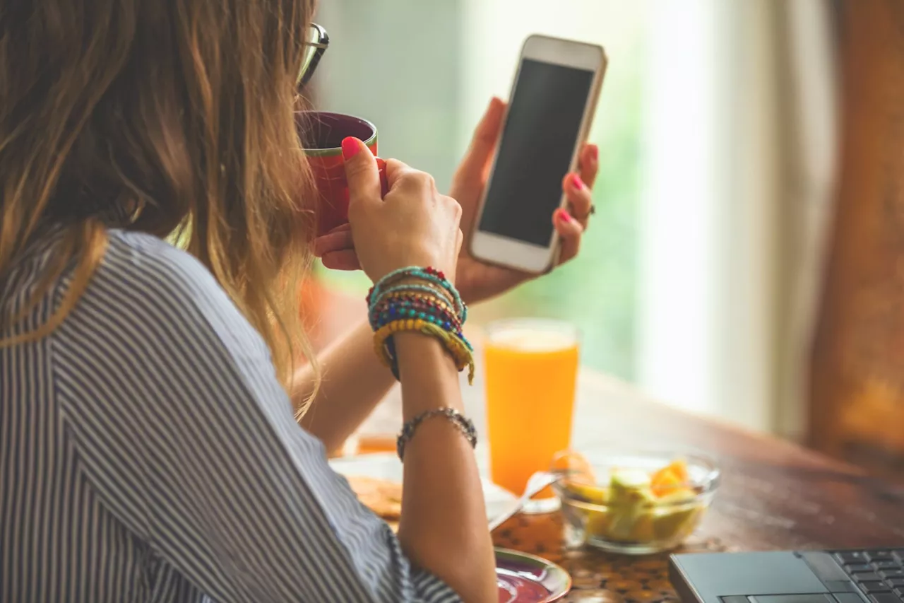 Devices dominate our daily lives so much couples don't even enjoy breakfast together