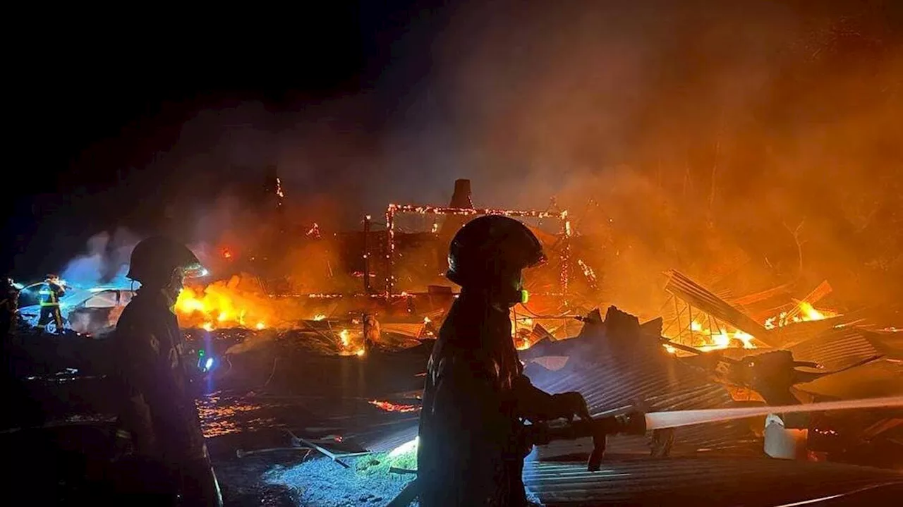 Plus de 30 pompiers mobilisés pour éteindre un feu de bâtiments au sud de Rennes