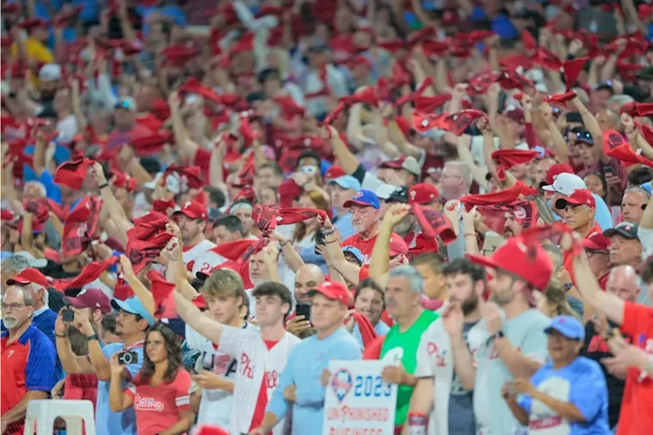 Diamondbacks practiced with fake crowd noise to get ready for Philly fans