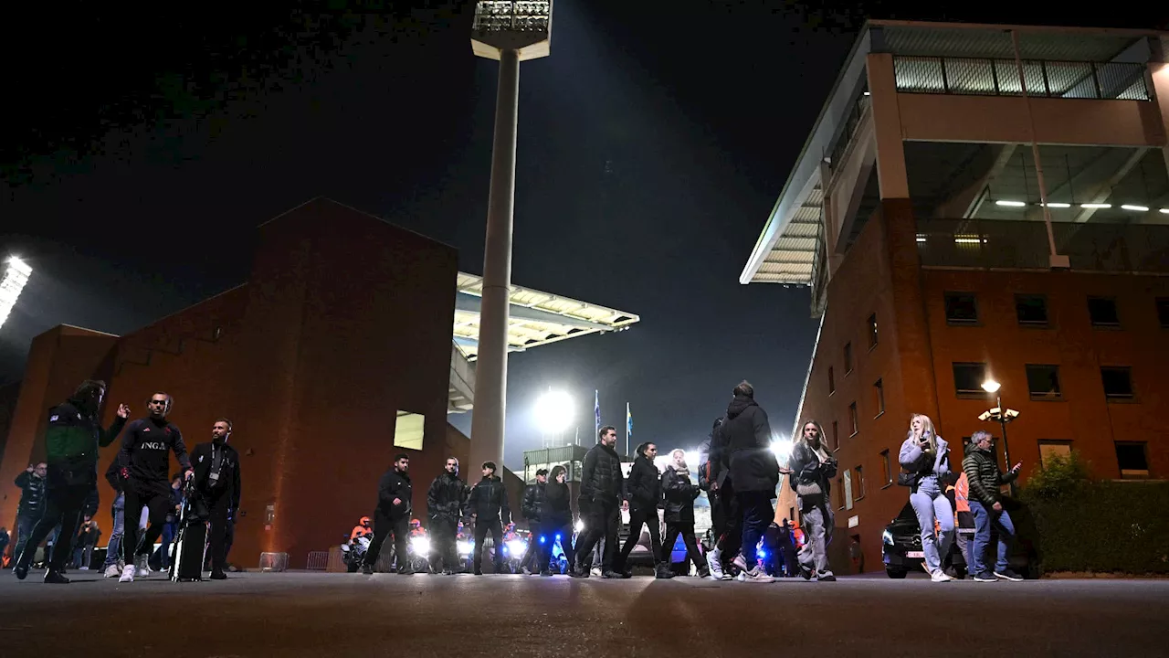 - Belgique-Suède: le match arrêté après un attentat à Bruxelles, les spectateurs quittent enfin...