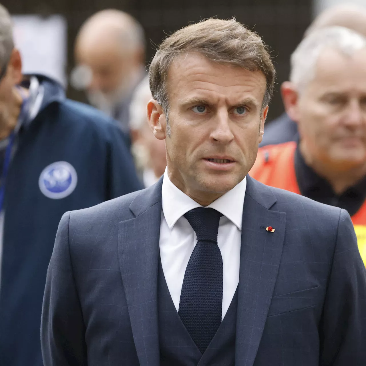 Enseignant tué à Arras : Macron demande de passer au peigne fin le fichier des radicalisés expulsables