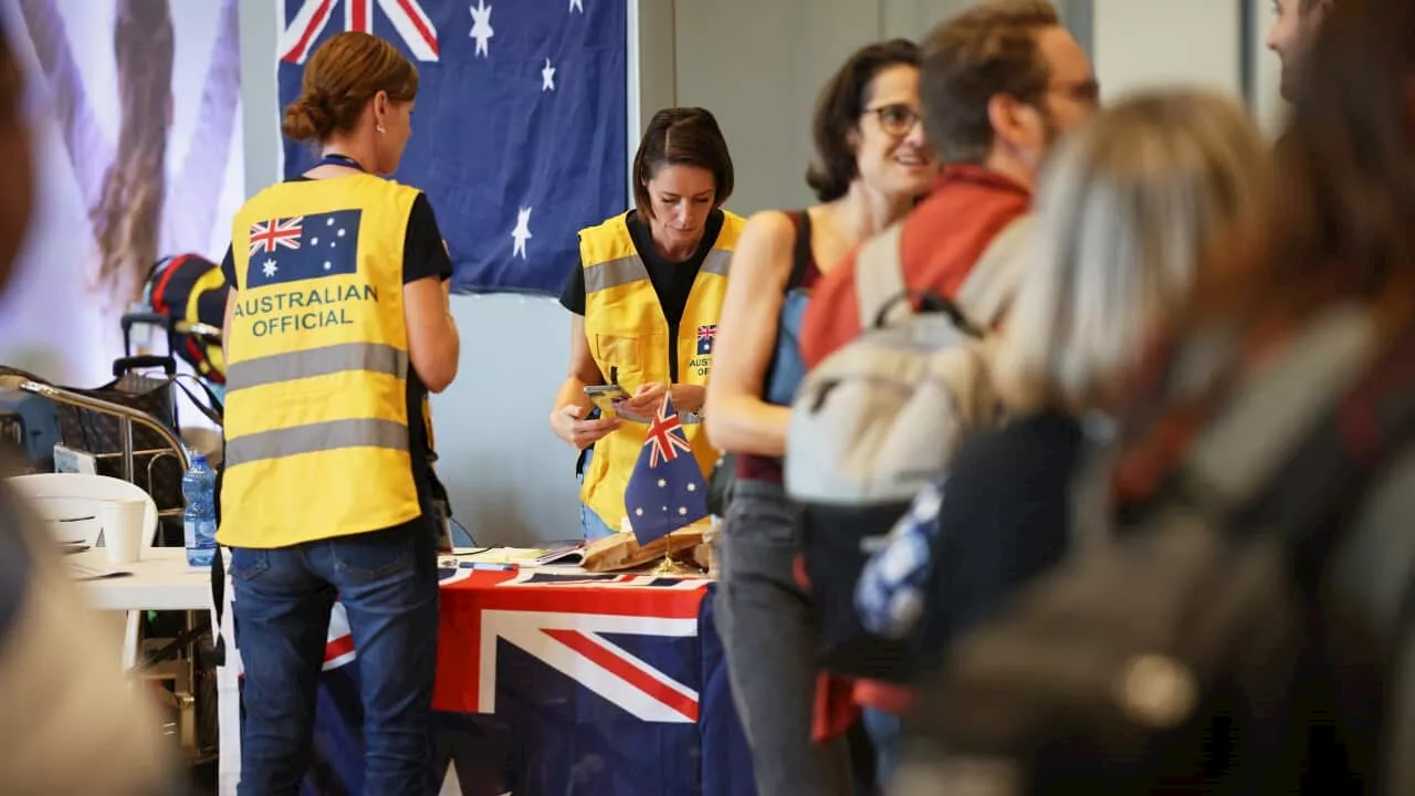 Government secures more evacuation flights for Australians stranded in Israel