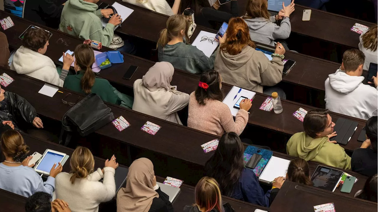 Eklatanter Missstand : Mehr als 30.000 Studierende warten auf Wohnheimplatz