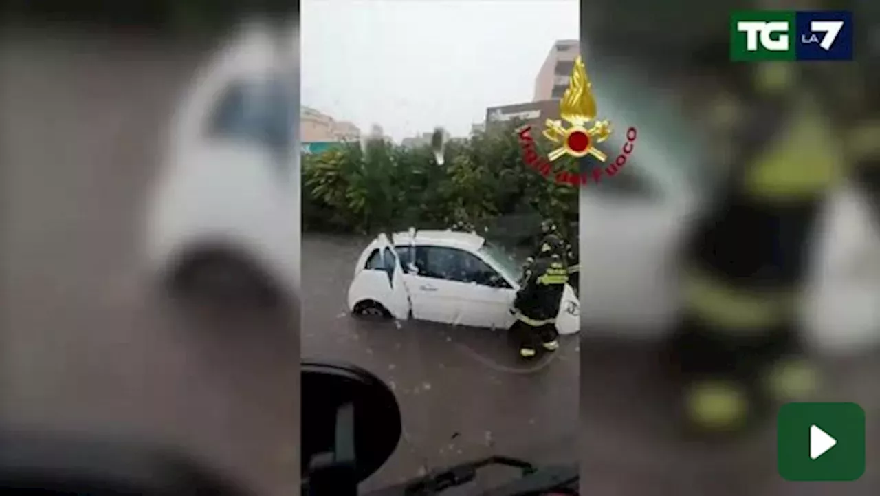 Nubifragio Impressionante A Ostia: Strade Come Fiumi, Negozi E Garage ...