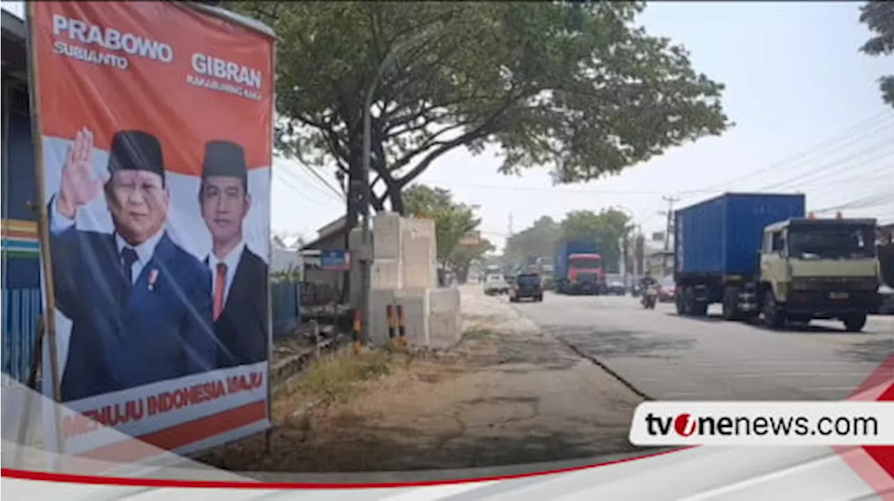 Jelang Putusan MK Batas Usia Capres-Cawapres, Baliho Prabowo-Gibran Ramai di Jalanan Pantura Pati-Kudus