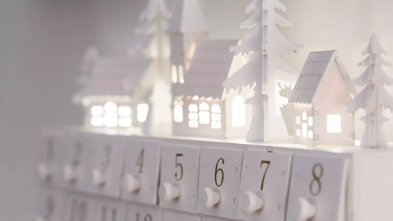 Calendario dell'Avvento 2023, non solo cioccolato e mini dosi beauty in attesa del Natale