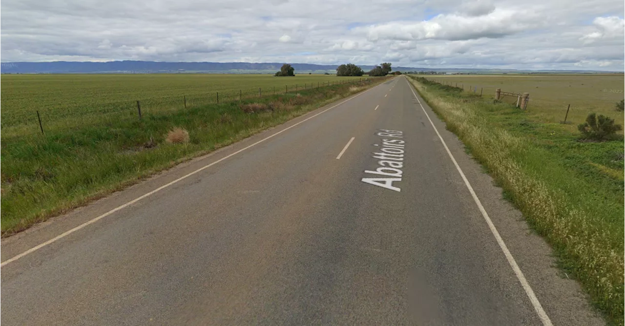 Cyclist dies in crash with ute in South Australian town