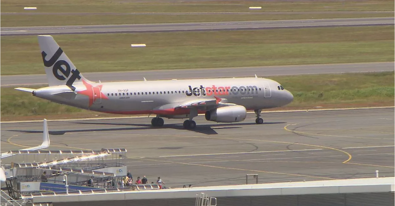 'No security risk' after Jetstar flight delayed at Sydney Airport