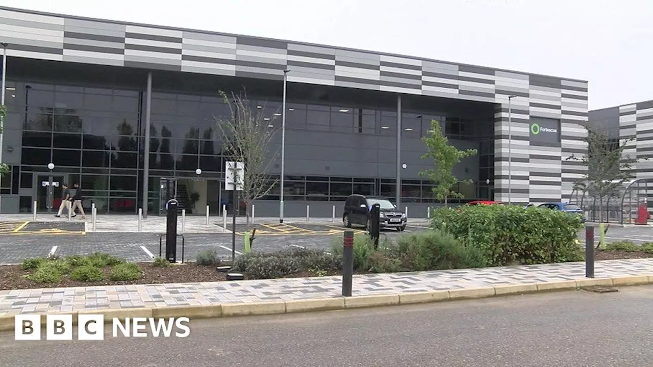 Kidlington's Fortescue WAE green battery factory opens