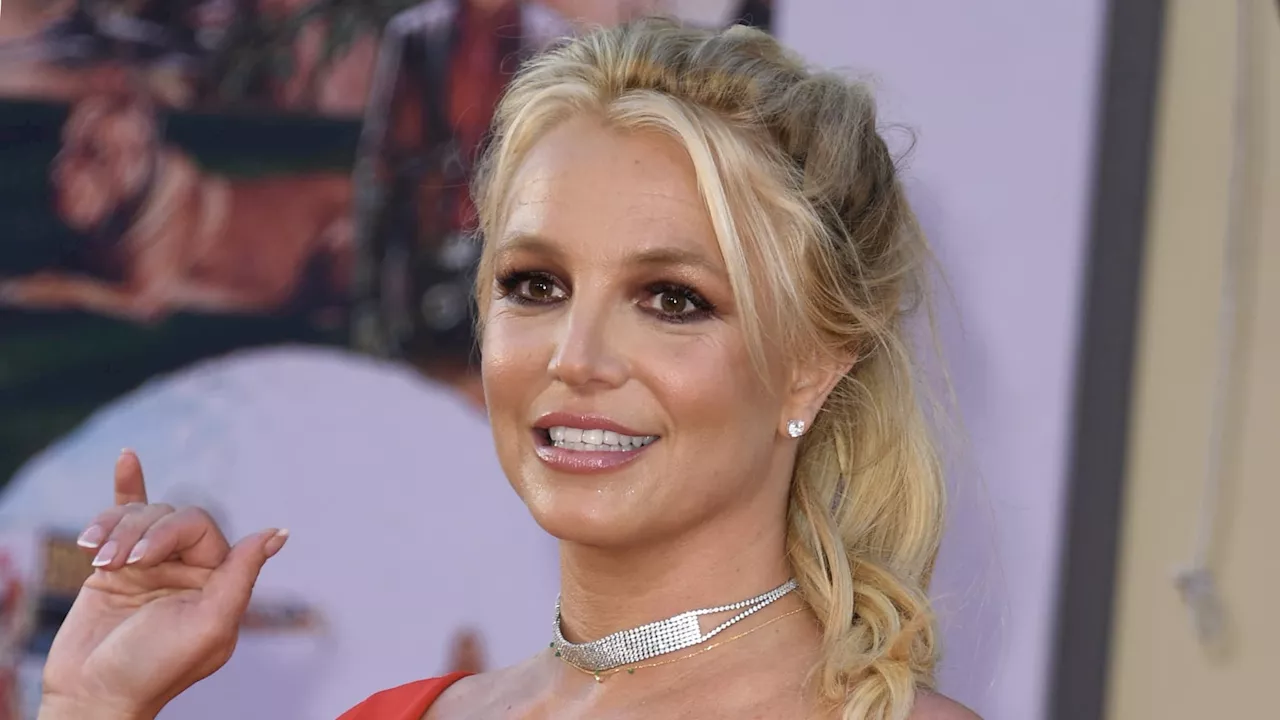 Crâne rasé, tutelle, avortement... Les premières révélations de Britney Spears dans son livre 'The Woman in...