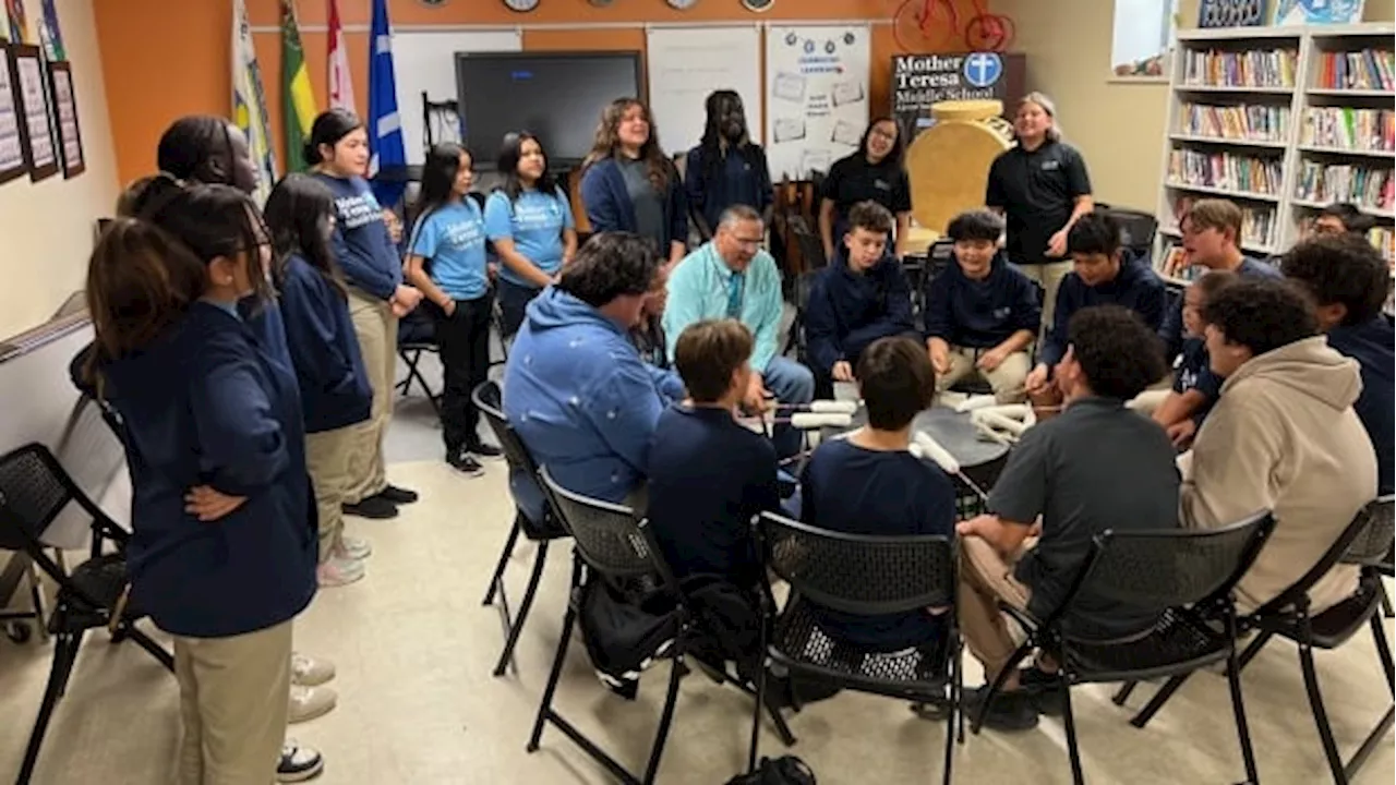 Regina school program uses First Nations drumming to connect kids with culture