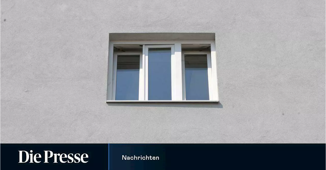 Dreijähriger stürzte in Wien aus Fenster: Mutter vor Gericht