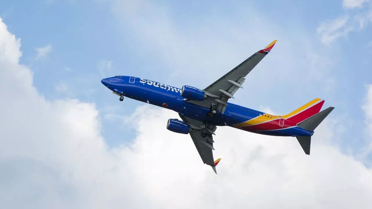 Southwest makes a pitch for frequent flyers by making it easier to qualify for elite status